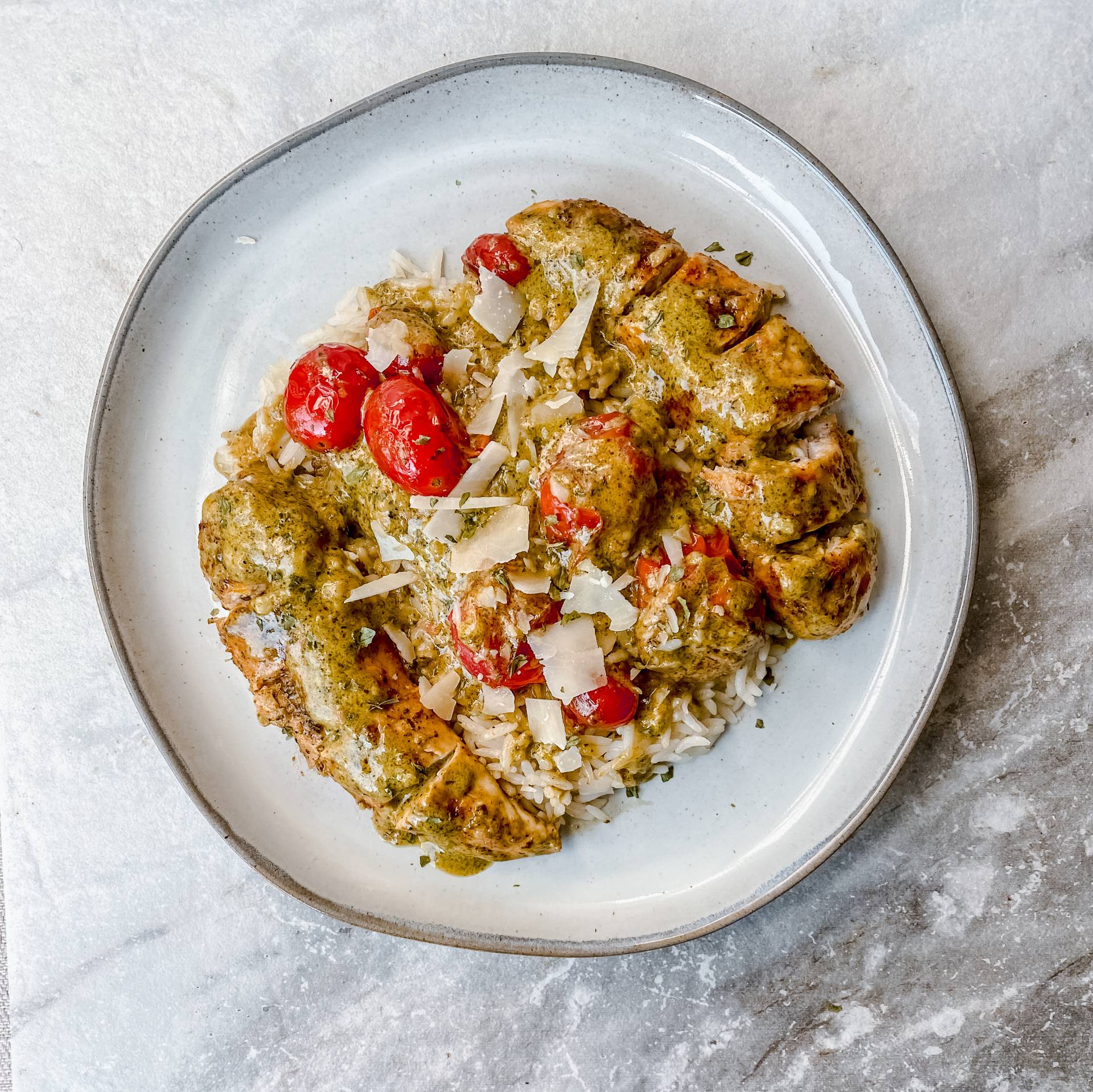 Creamy pesto chicken